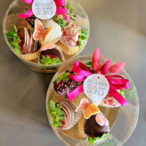 Aardbeitjes in chocolade 7 stuks, juf of meester